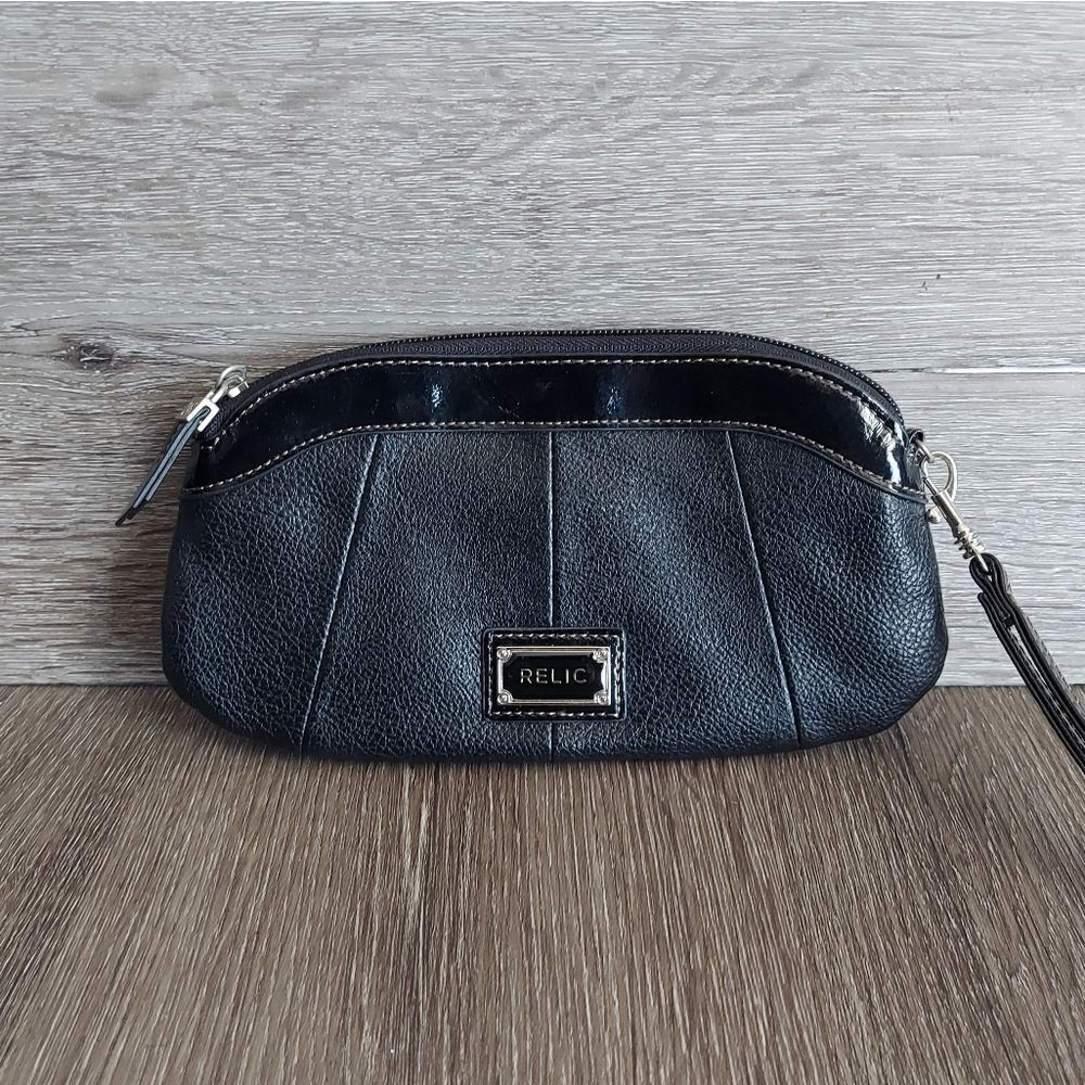 Relic Wristlet Wallet